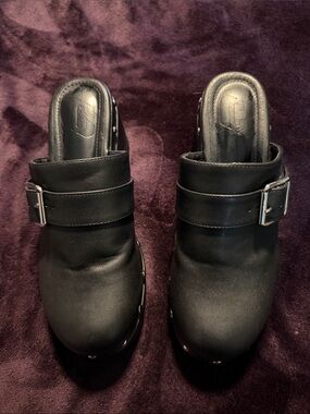 Source Unknown Black Buckle Mule Clogs - Women's Slip-On